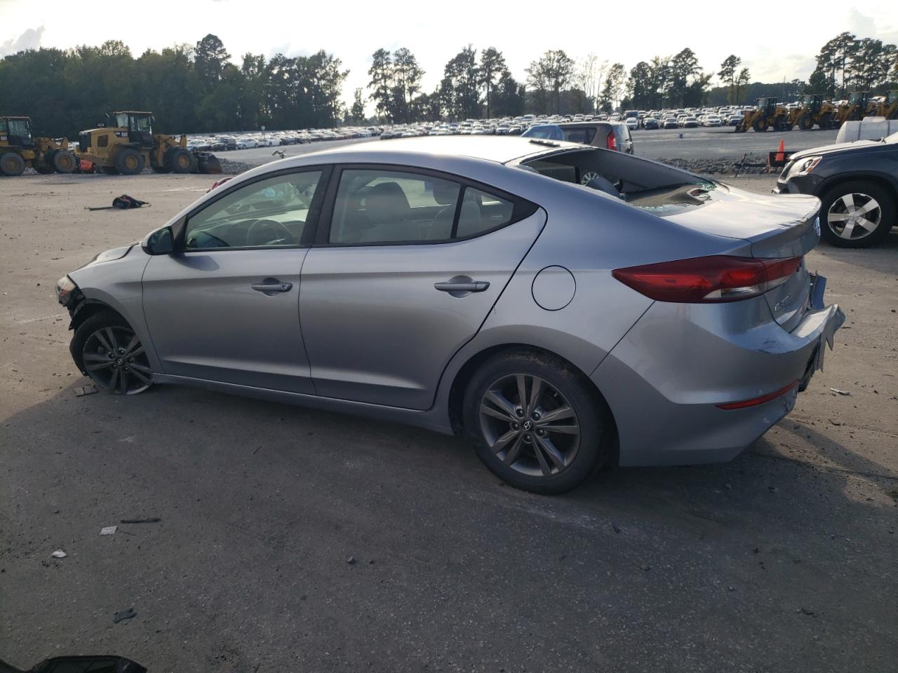 5NPD84LFXHH026993 2017 HYUNDAI ELANTRA - Image 2