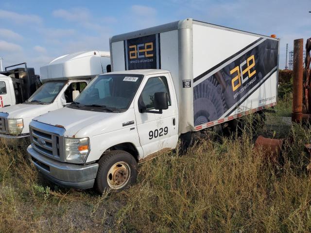 2013 Ford Econoline E450 Super Duty Cutaway Van