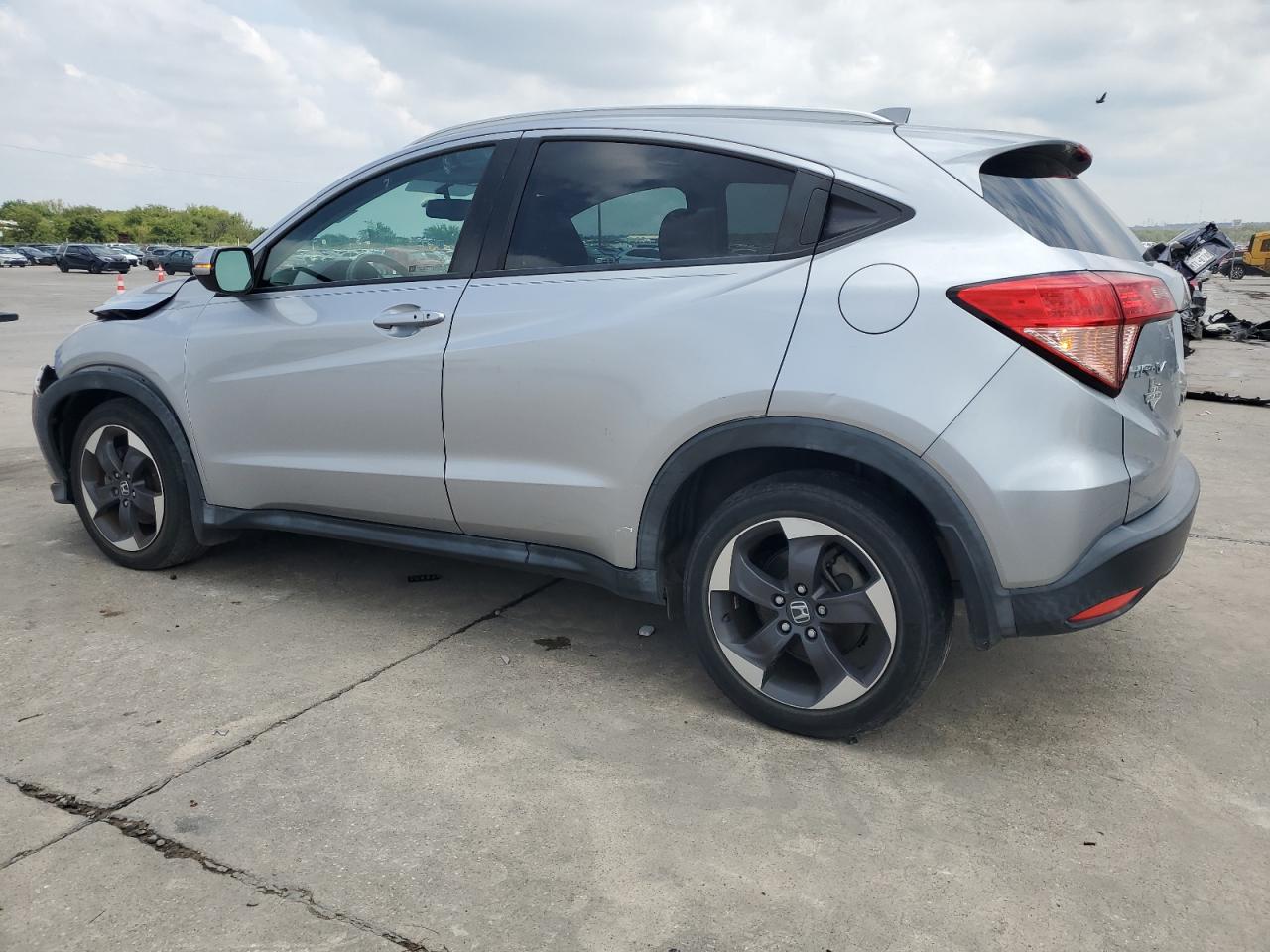 3CZRU5H7XJM700935 2018 HONDA HR-V - Image 2