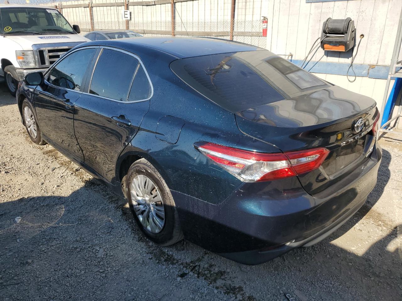 4T1B31HK2JU500209 2018 TOYOTA CAMRY - Image 2