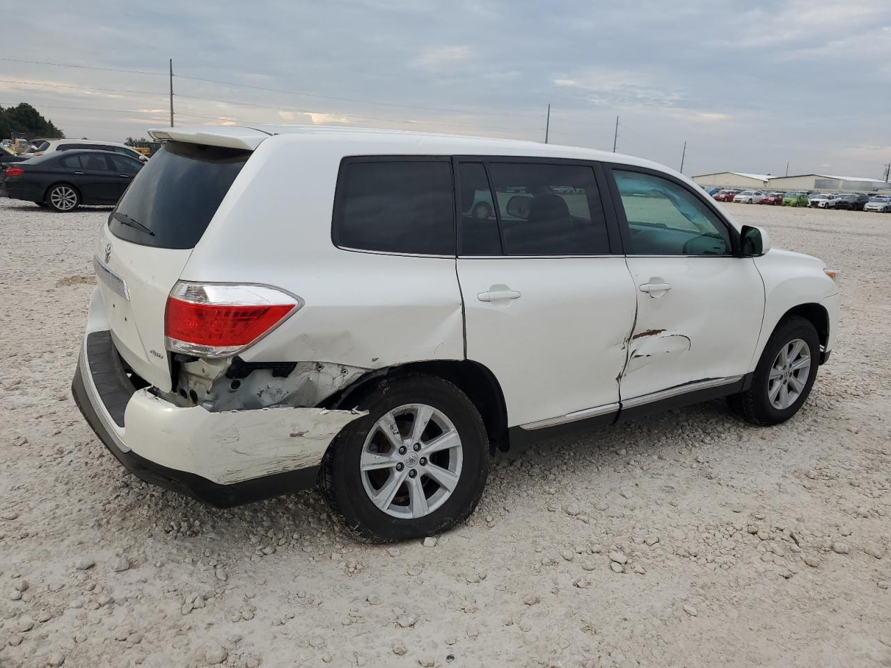 VIN 5TDBK3EH9DS230173 2013 TOYOTA HIGHLANDER no.3