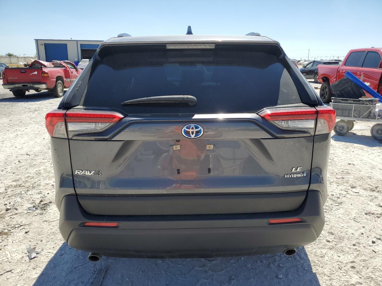 2022 Toyota Rav4 Le VIN: JTMLWRFV1ND157670 Lot: 72779184