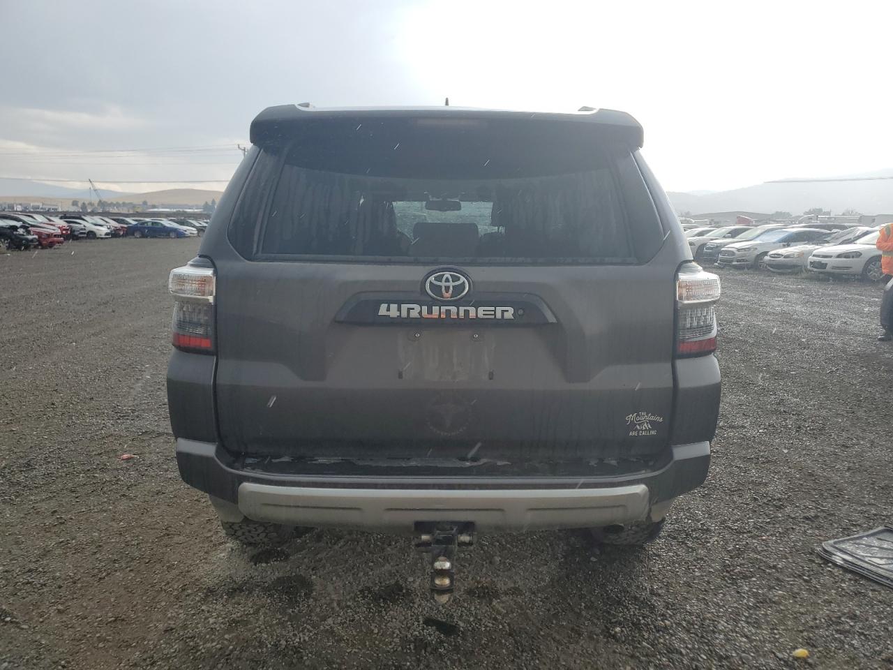 JTEBU5JR8K5630096 2019 Toyota 4Runner Sr5