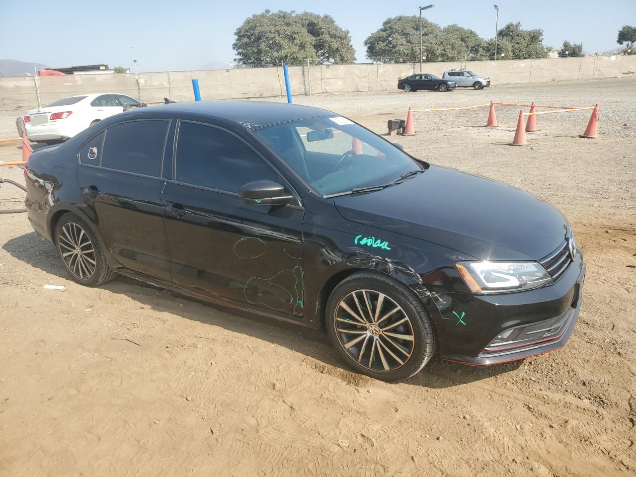 2016 Volkswagen Jetta - Image 4