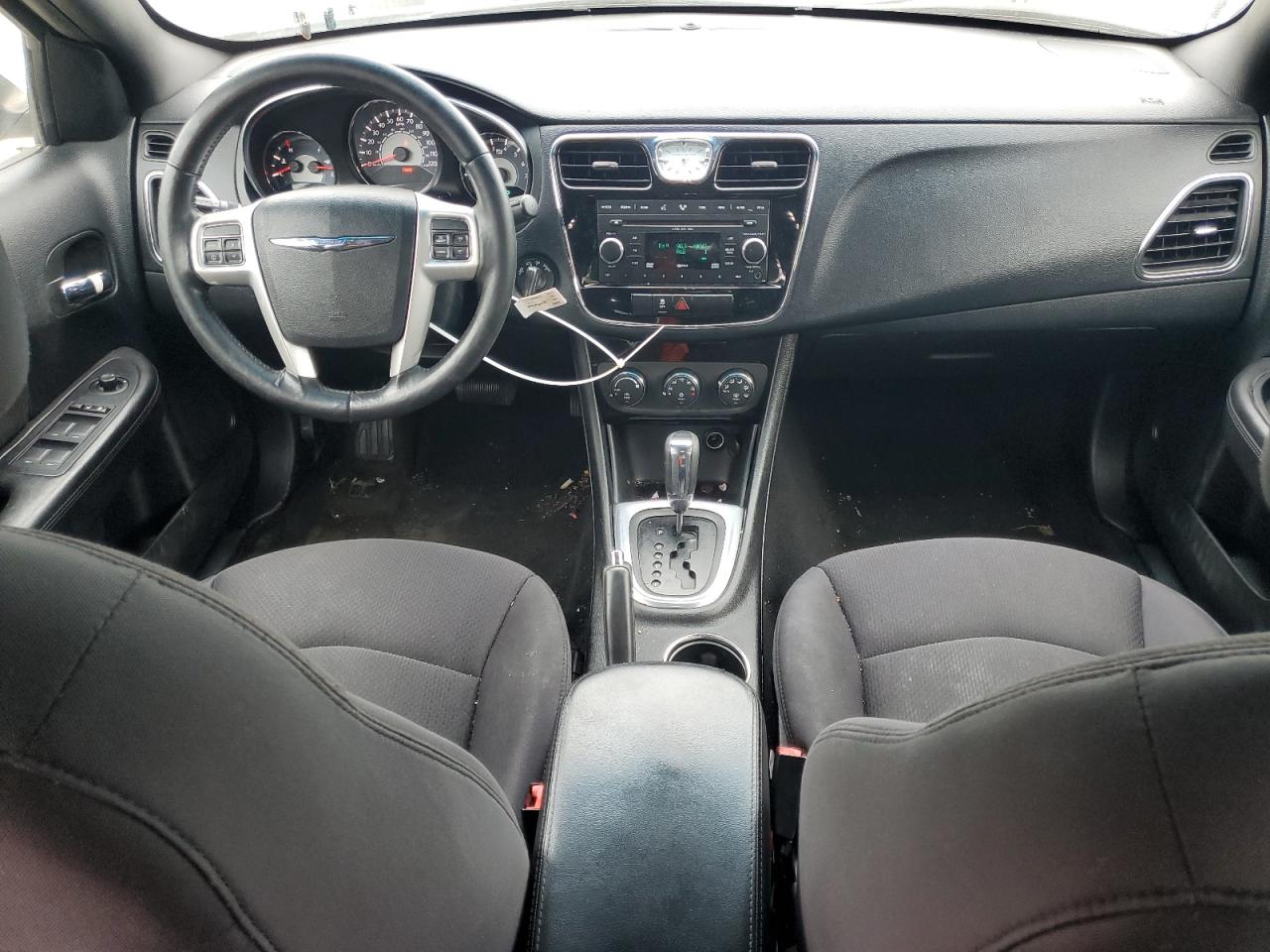 2013 Chrysler 200 - Image 8