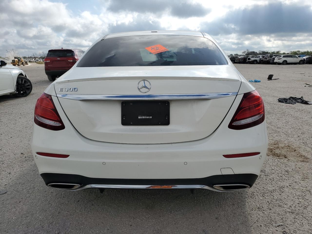 WDDZF4JB3JA351421 2018 Mercedes-Benz E 300