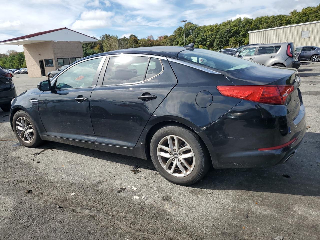 2011 Kia Optima - Image 2