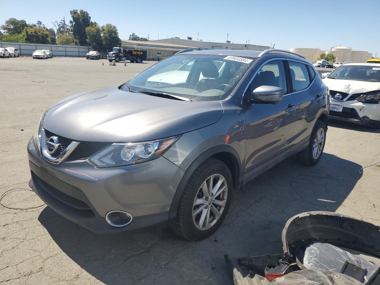 JN1BJ1CP5HW035679 2017 NISSAN ROGUE - Image 1