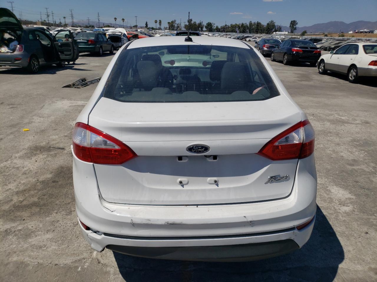 2018 Ford Fiesta S VIN: 3FADP4AJ8JM125067 Lot: 69924384