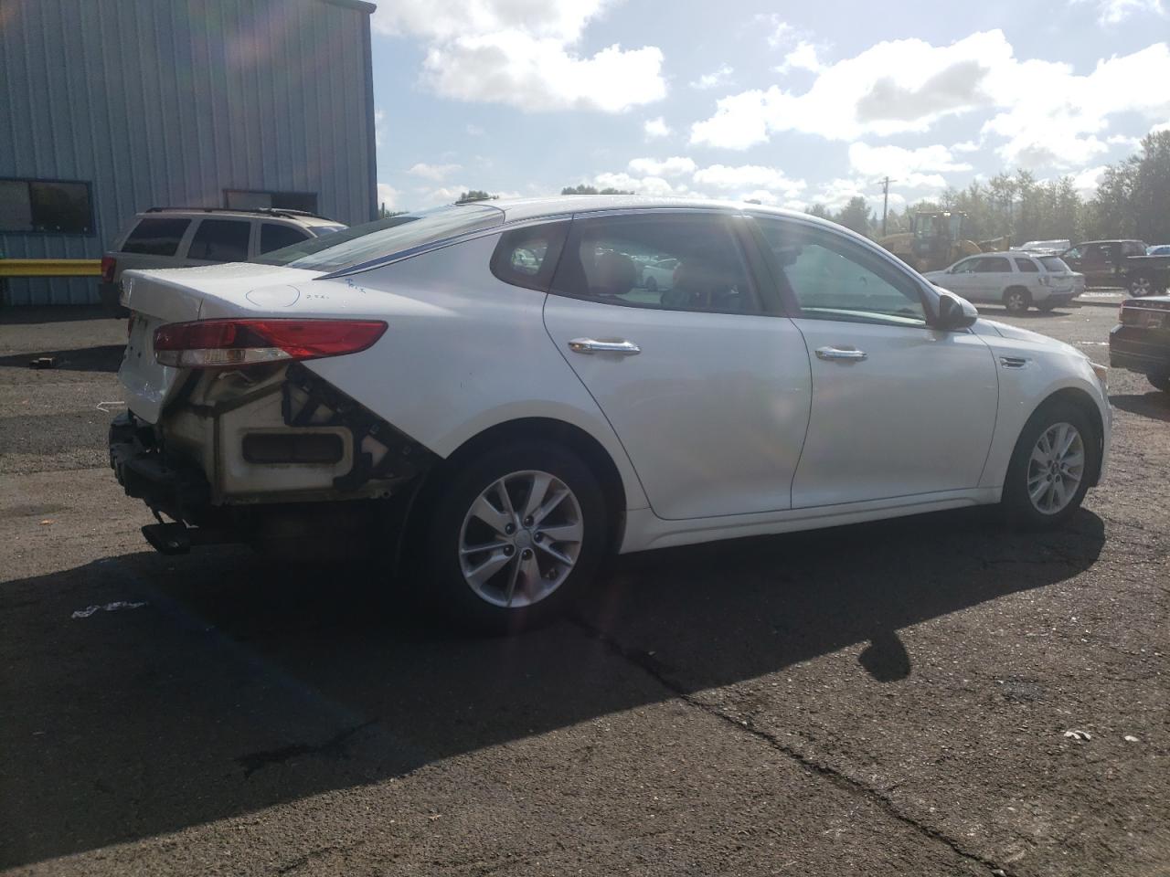 VIN KNAGT4L32G5103482 2016 KIA OPTIMA no.3