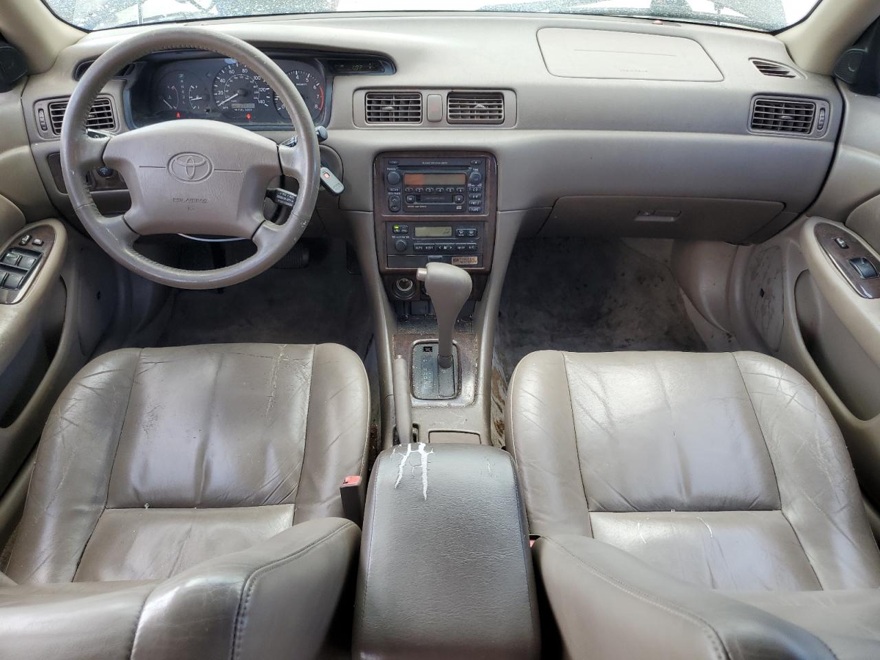 2000 Toyota Camry Le VIN: JT2BF28K8Y0279453 Lot: 70593914