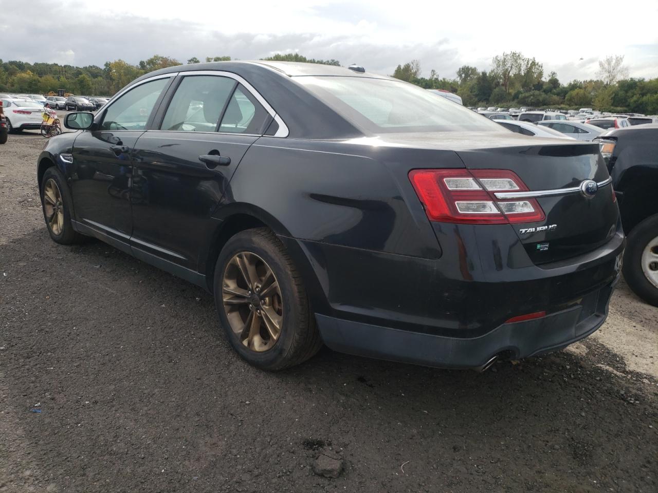 VIN 1FAHP2D83DG235618 2013 FORD TAURUS no.2