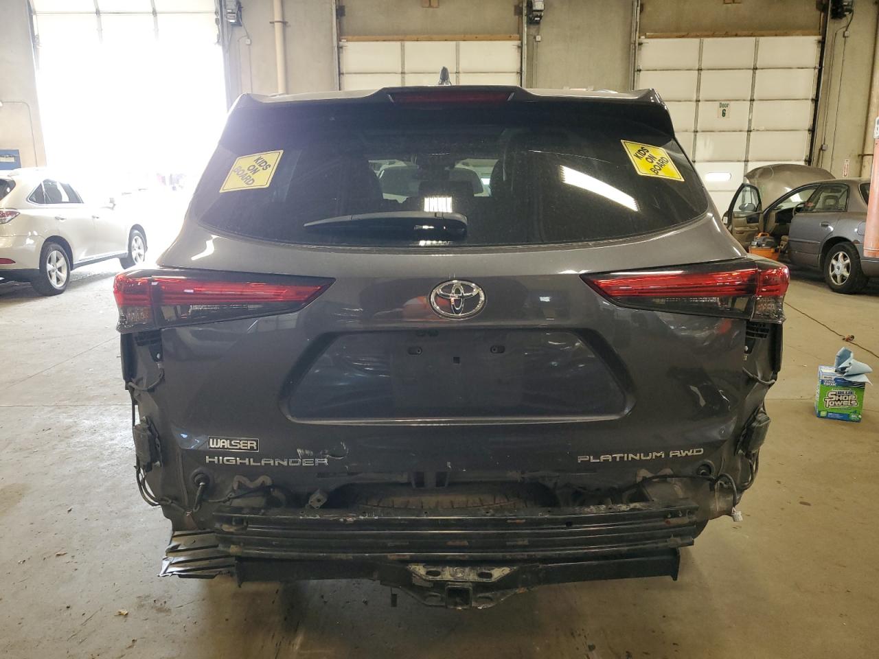 2022 Toyota Highlander Platinum VIN: 5TDFZRBHXNS180910 Lot: 70437754