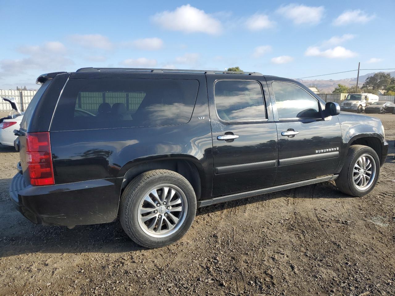 3GNFC16J68G232883 2008 Chevrolet Suburban C1500 Ls