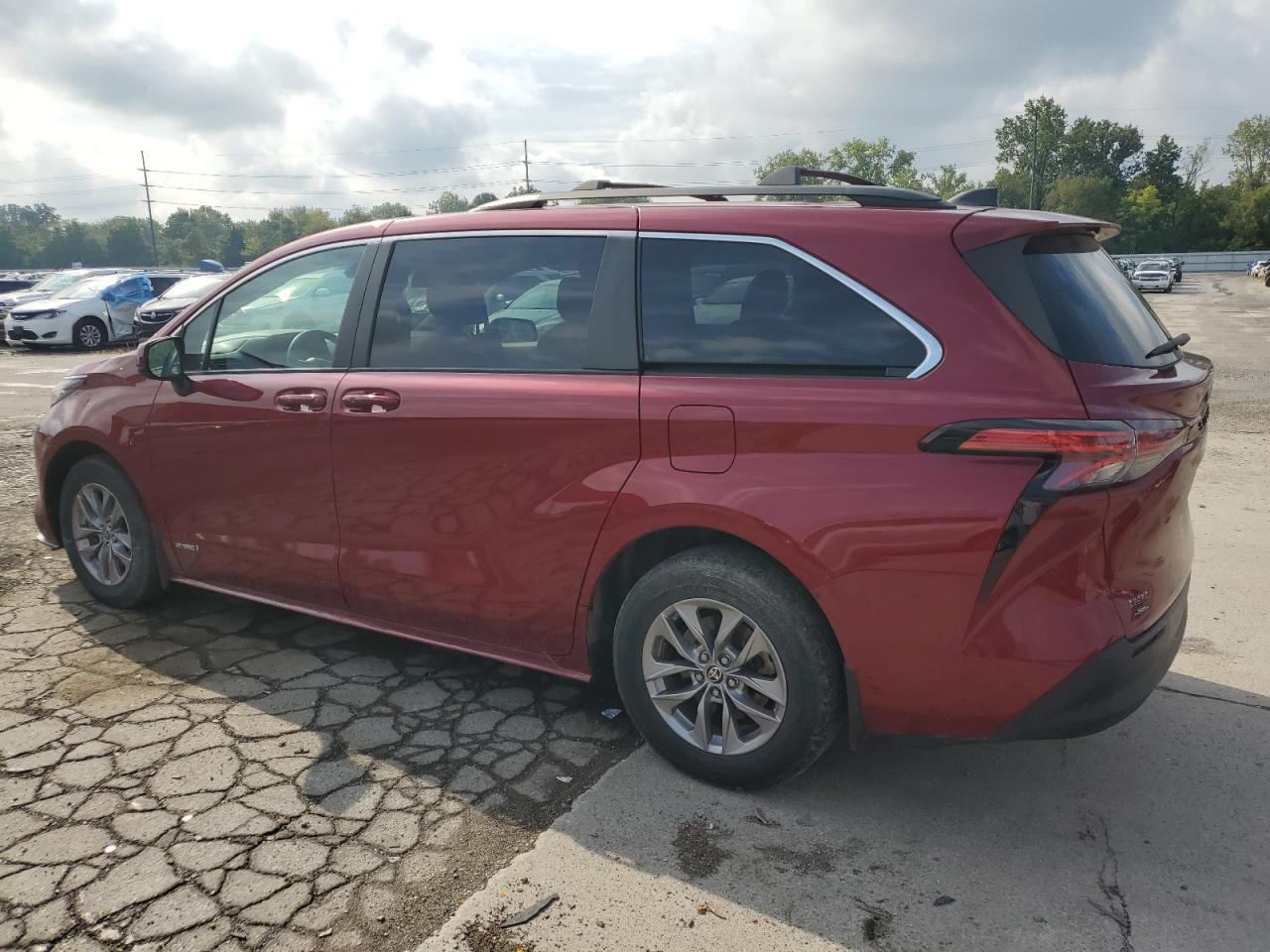 5TDKRKEC0MS057962 2021 TOYOTA SIENNA - Image 2