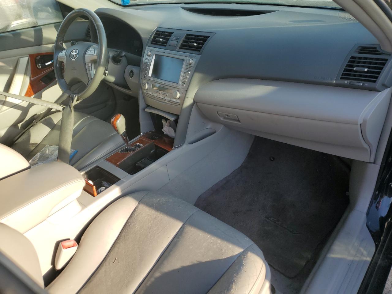 2011 Toyota Camry - Image 8