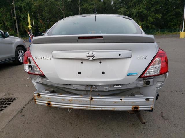 Sedans NISSAN VERSA 2016 Silver