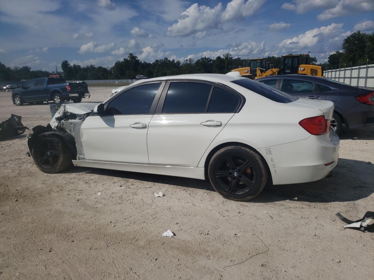 VIN WBA3B1C53DK129913 2013 BMW 3 SERIES no.2