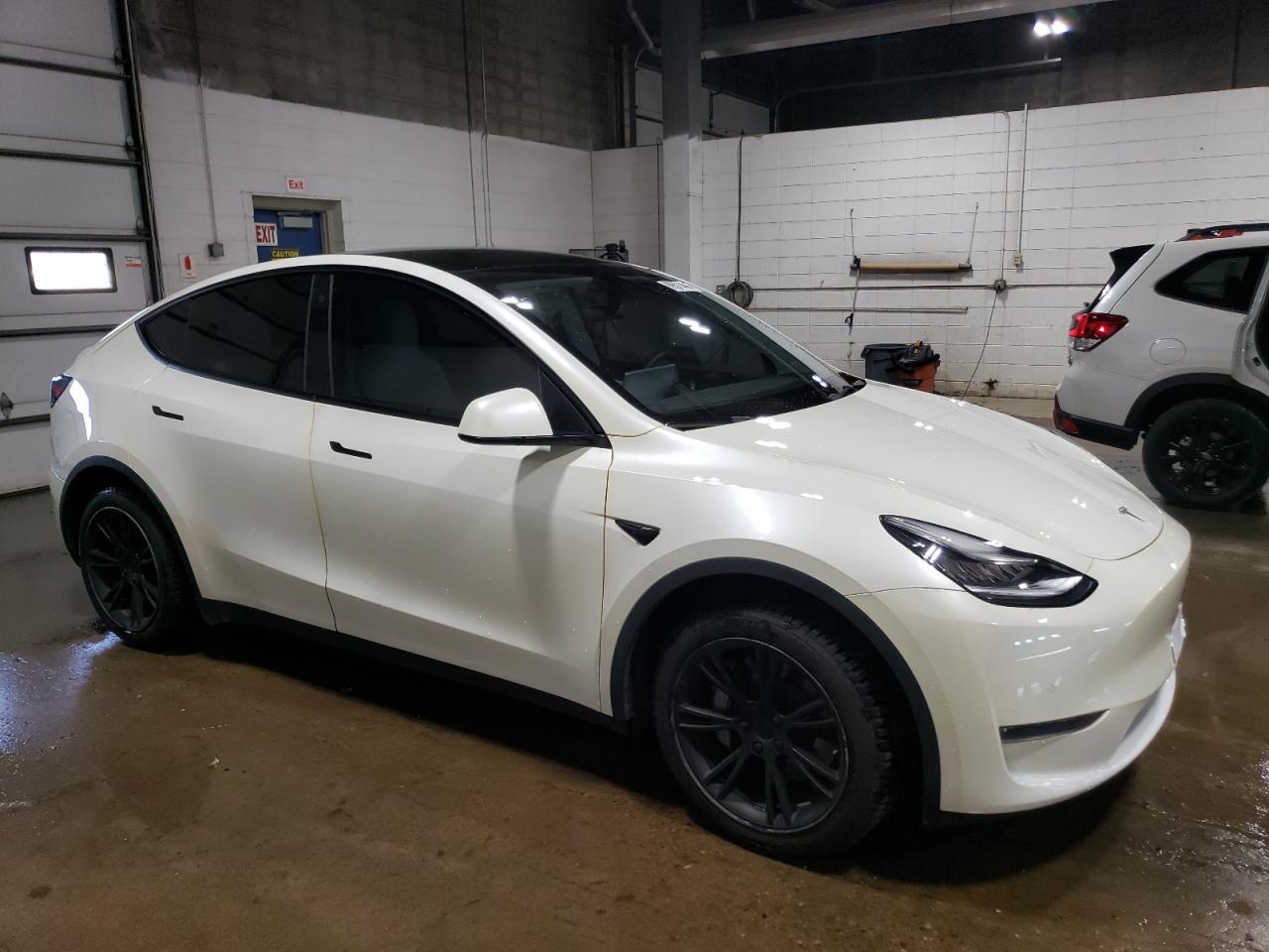 2021 Tesla Model Y VIN: 5YJYGDEEXMF098472 Lot: 69571464