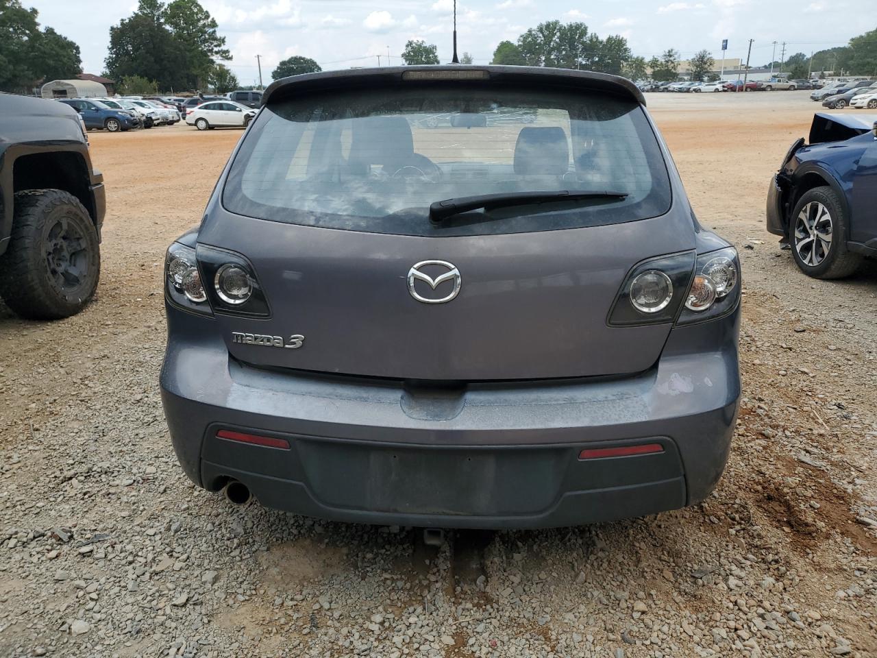 JM1BK343381829319 2008 Mazda 3 Hatchback