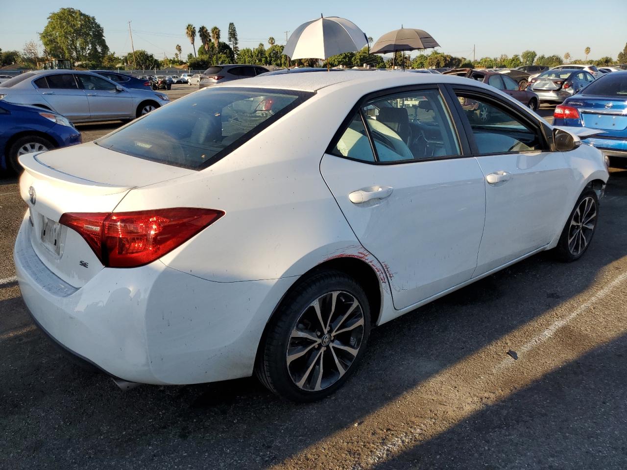 2018 Toyota Corolla L VIN: 5YFBURHE1JP772810 Lot: 70209204