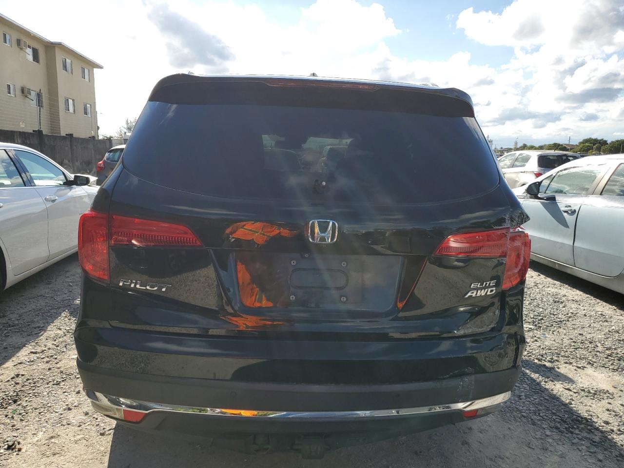 2017 Honda Pilot Elite VIN: 5FNYF6H00HB055277 Lot: 72312554