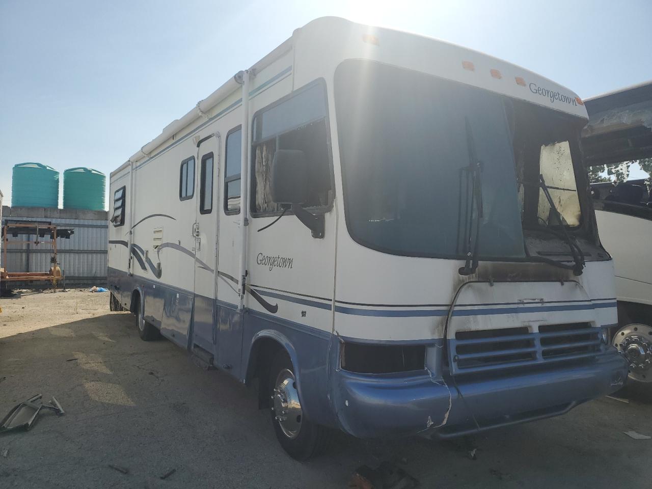 1999 Ford F550 Super Duty Stripped Chassis for Sale in Elgin, IL - Burn - Interior