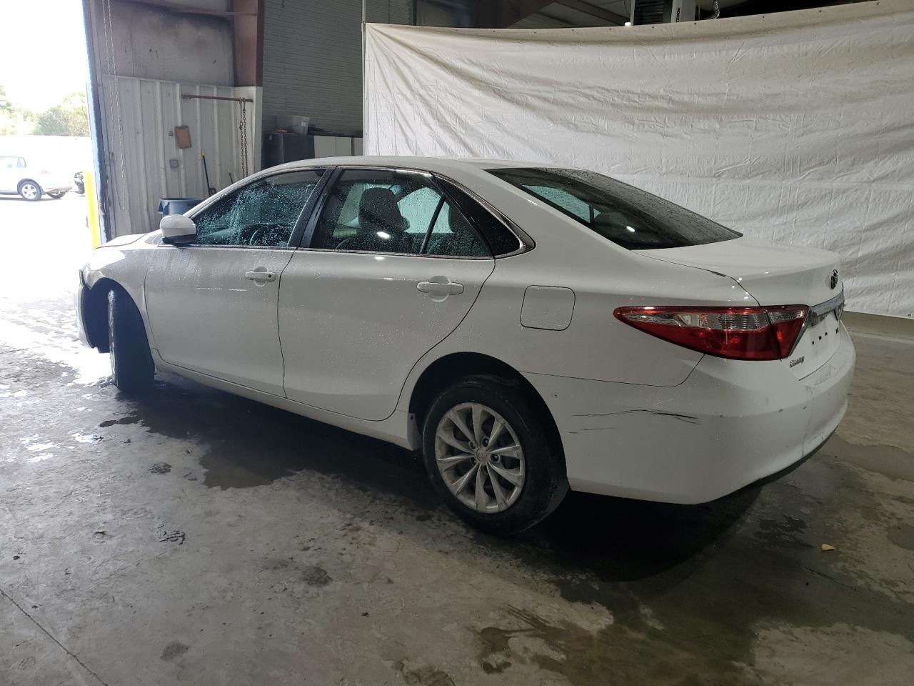 4T4BF1FK1GR527796 2016 TOYOTA CAMRY - Image 2