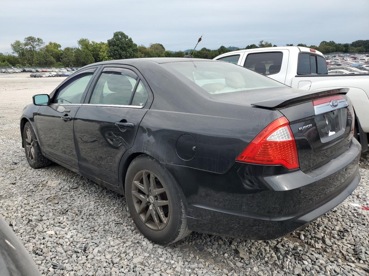 2011 Ford Fusion - Image 2