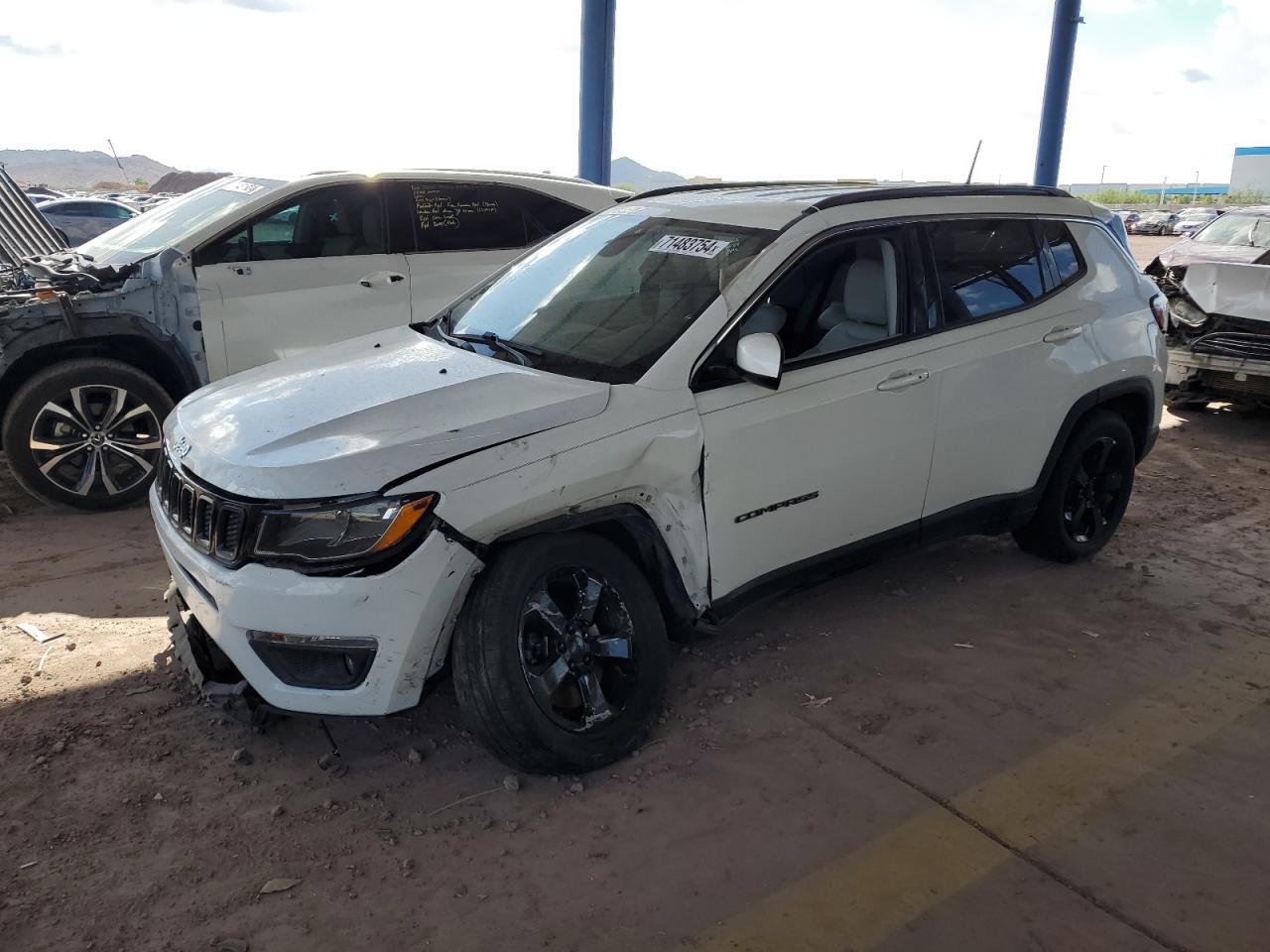 3C4NJCBBXJT169661 2018 JEEP COMPASS - Image 1