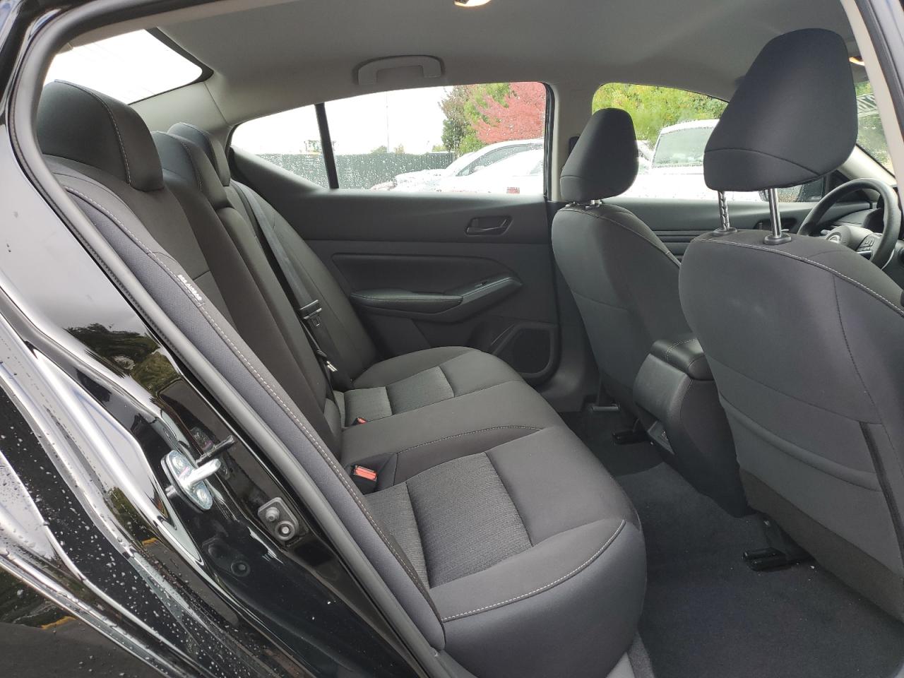2024 Nissan Altima - Image 10