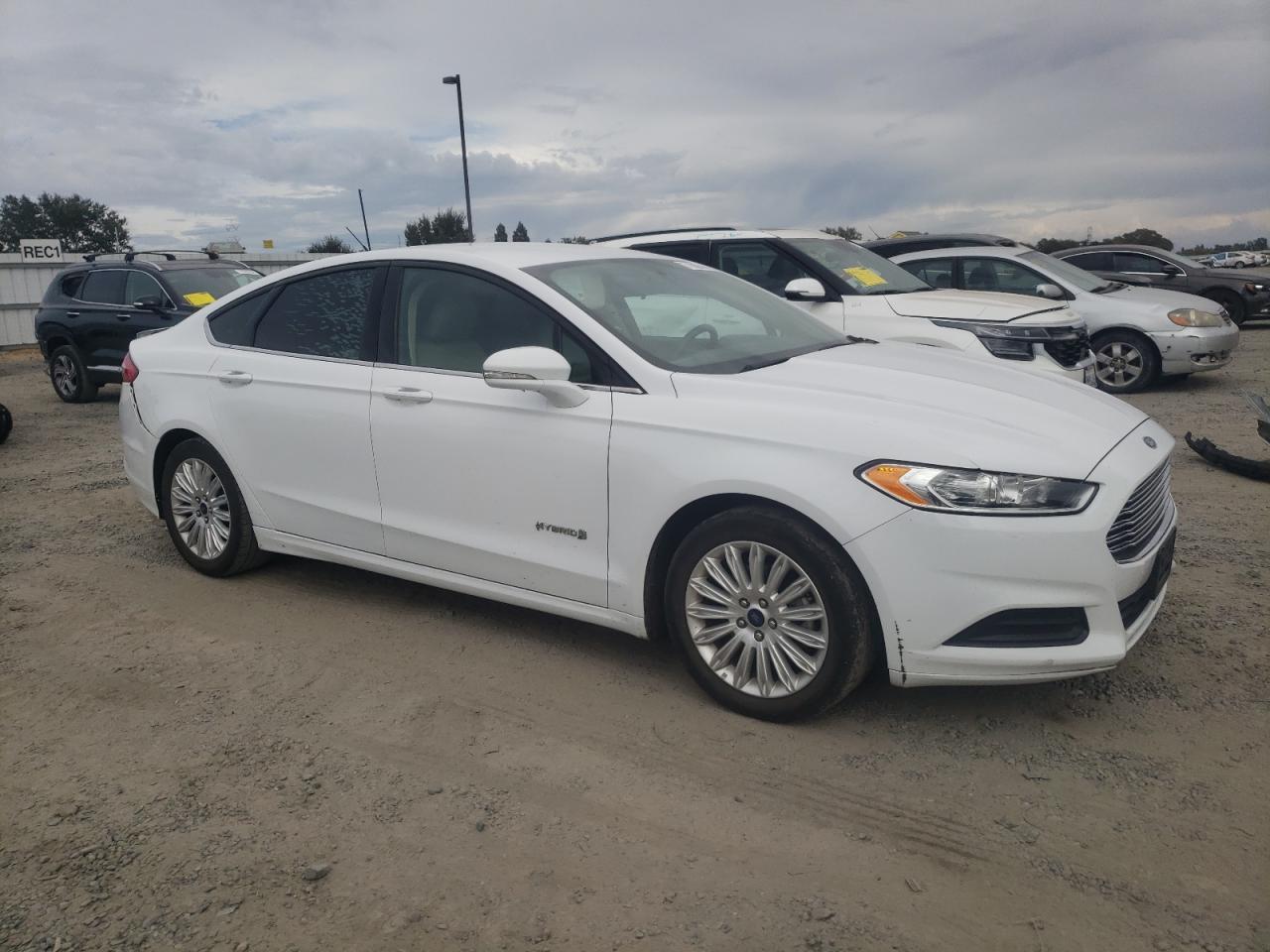 VIN 3FA6P0LU3GR388605 2016 FORD FUSION no.4