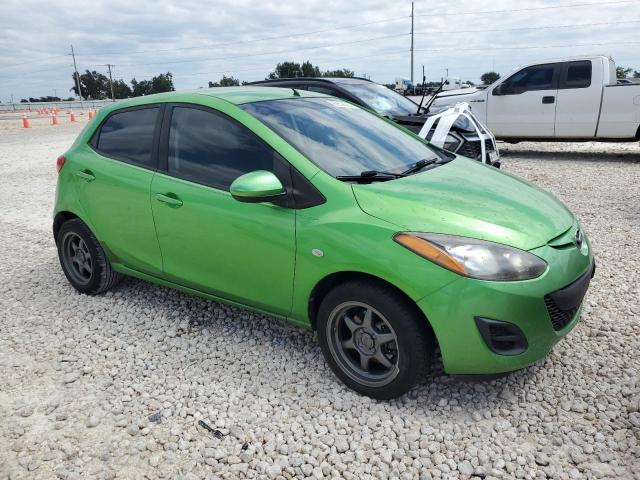 Hatchbacks MAZDA 2 2013 Zielony