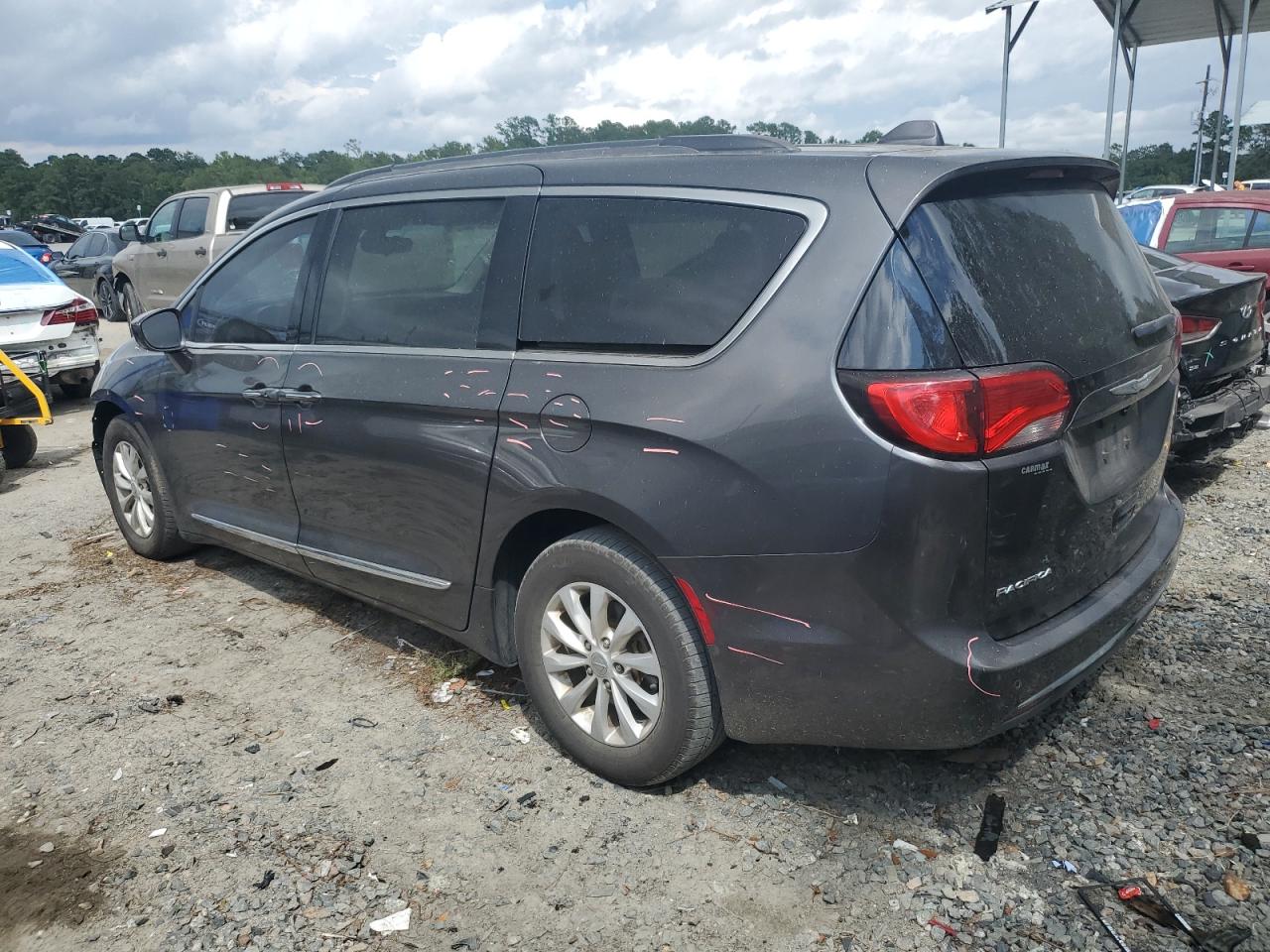 2C4RC1BG6HR505685 2017 CHRYSLER PACIFICA - Image 2