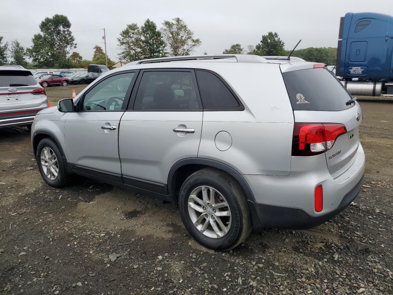 5XYKT3A61FG636210 2015 KIA SORENTO - Image 2