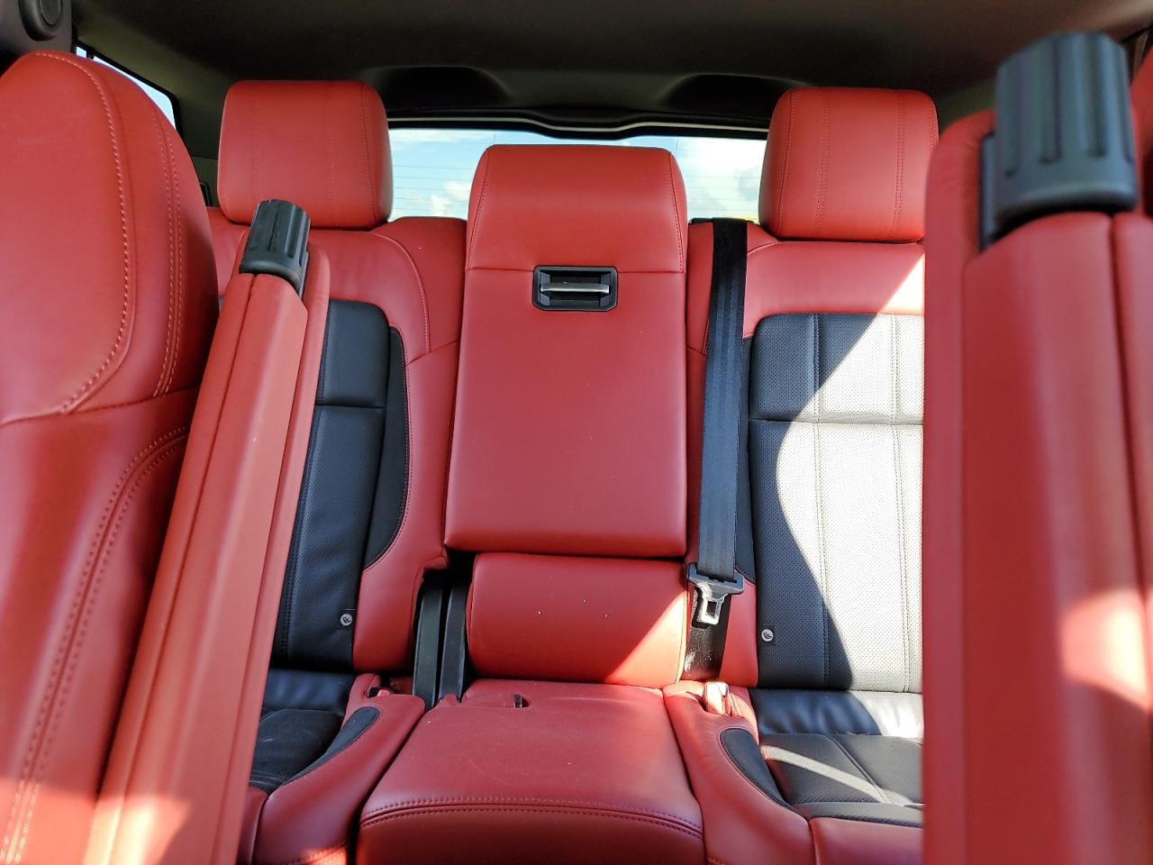 2022 Land Rover Range Rover - Image 10