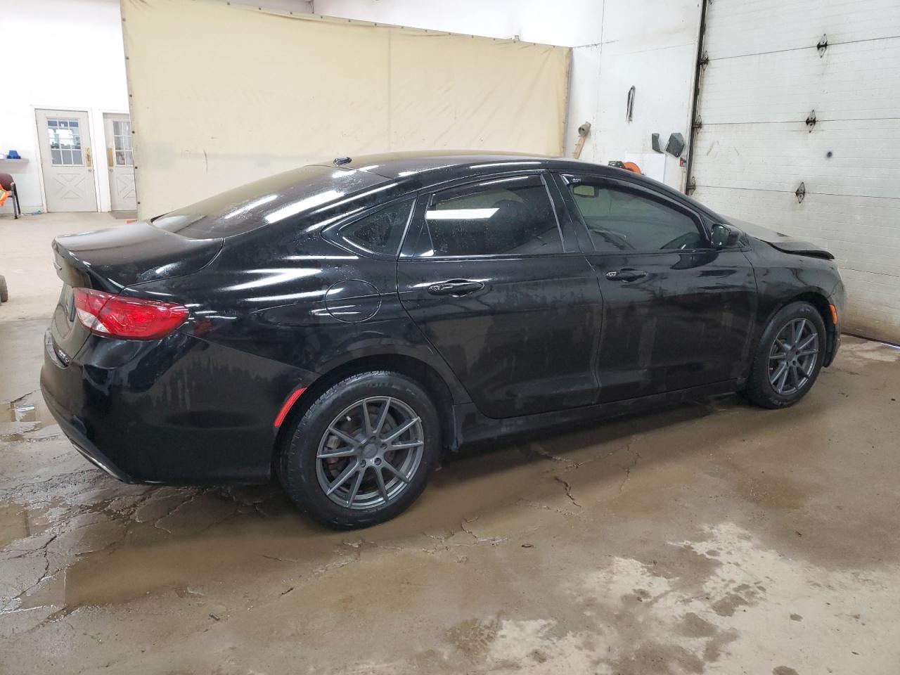 2015 Chrysler 200 - Image 3