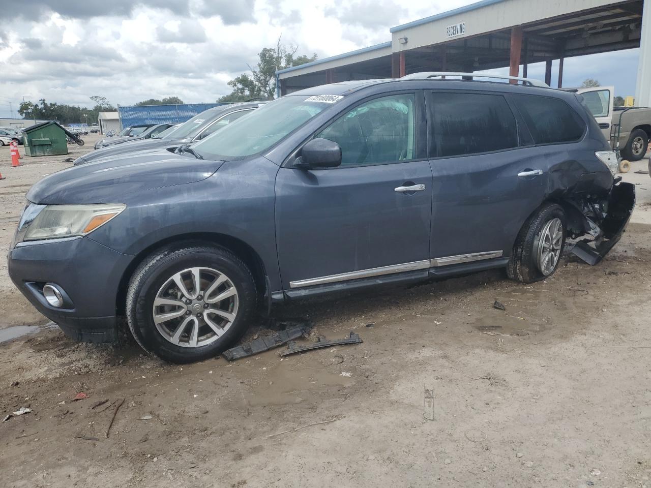 2013 Nissan Pathfinder - Image 1
