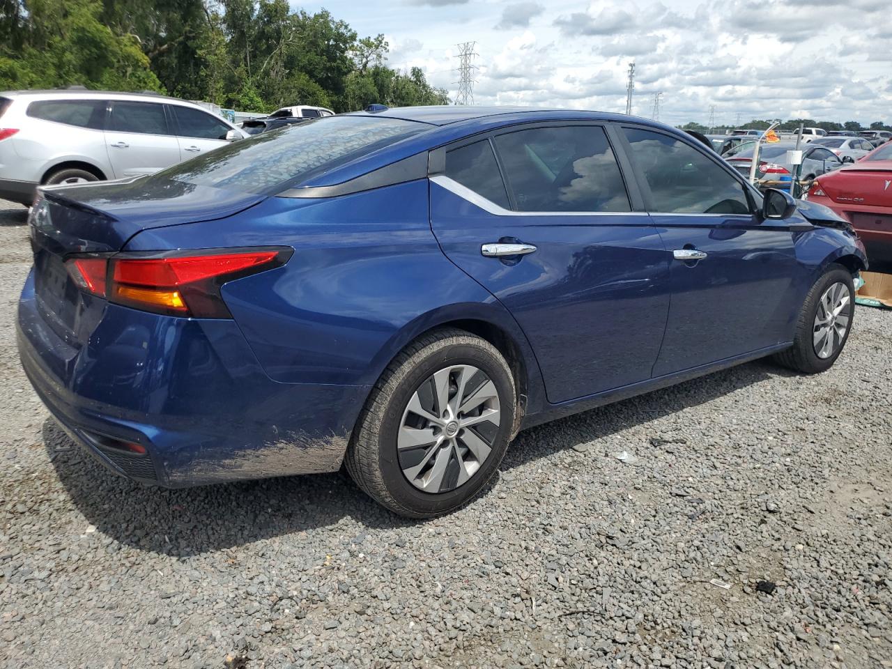2019 Nissan Altima - Image 3