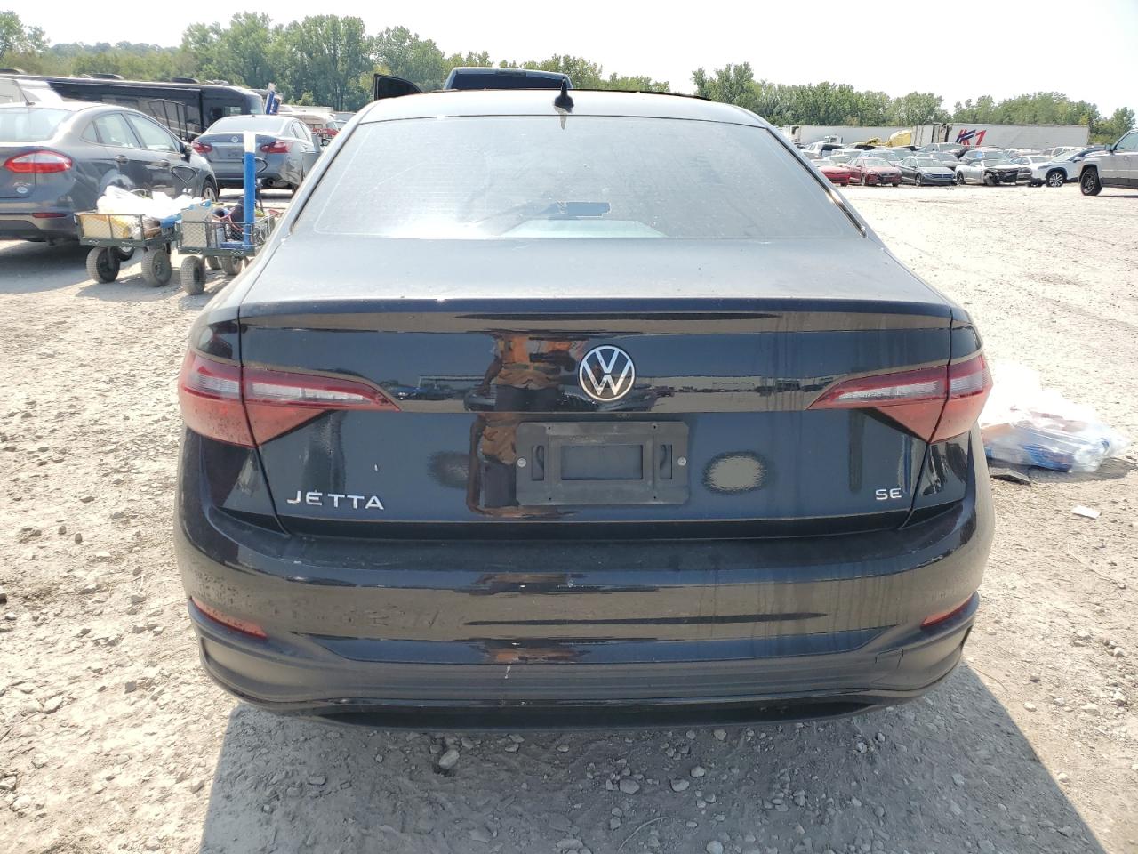 3VW7M7BU8NM023958 2022 Volkswagen Jetta Se