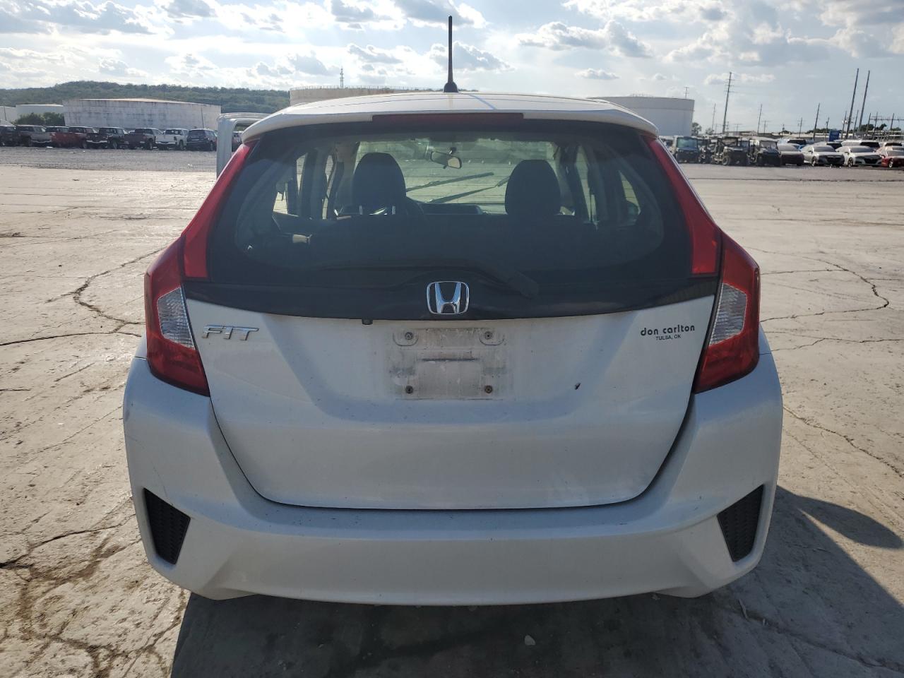 JHMGK5H58GS009810 2016 Honda Fit Lx