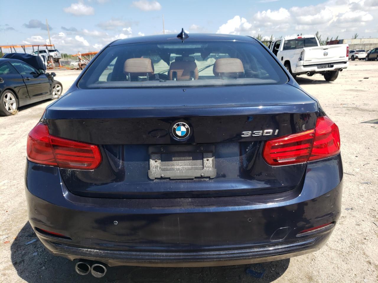 WBA8B9G54HNU09696 2017 BMW 330 I