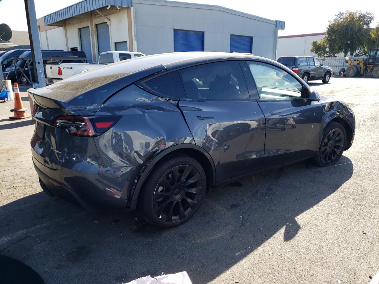 VIN 7SAYGDEE2PA080228 2023 TESLA MODEL Y no.3