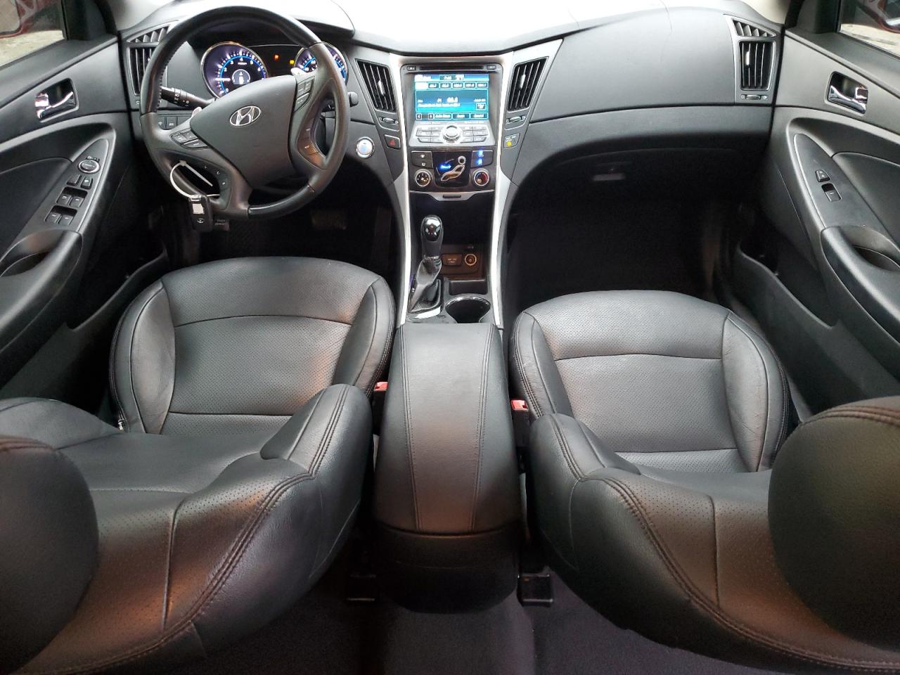 2012 Hyundai Sonata - Image 8