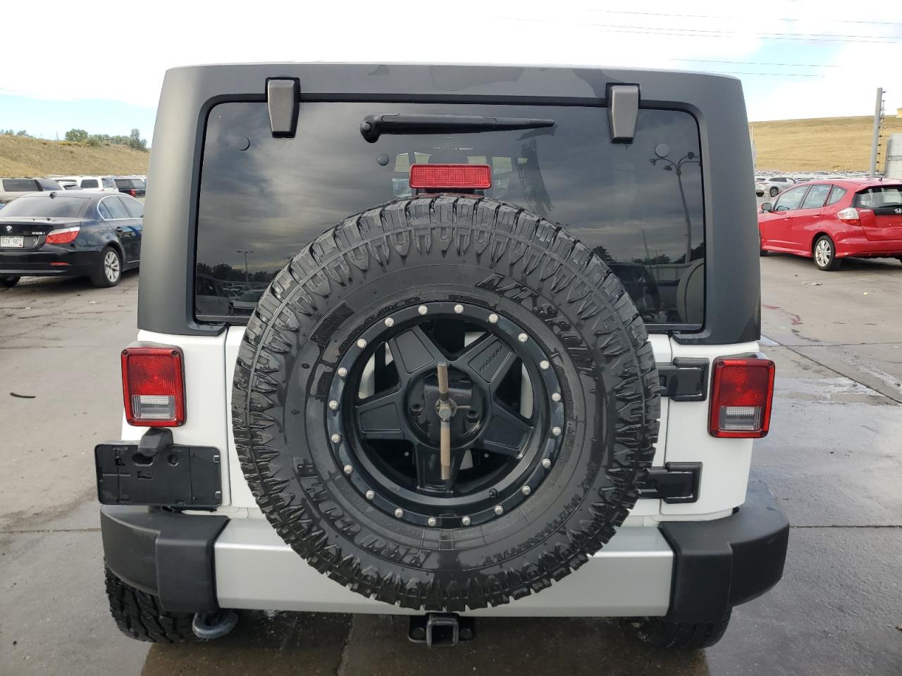 1C4BJWEG3FL689263 2015 Jeep Wrangler Unlimited Sahara