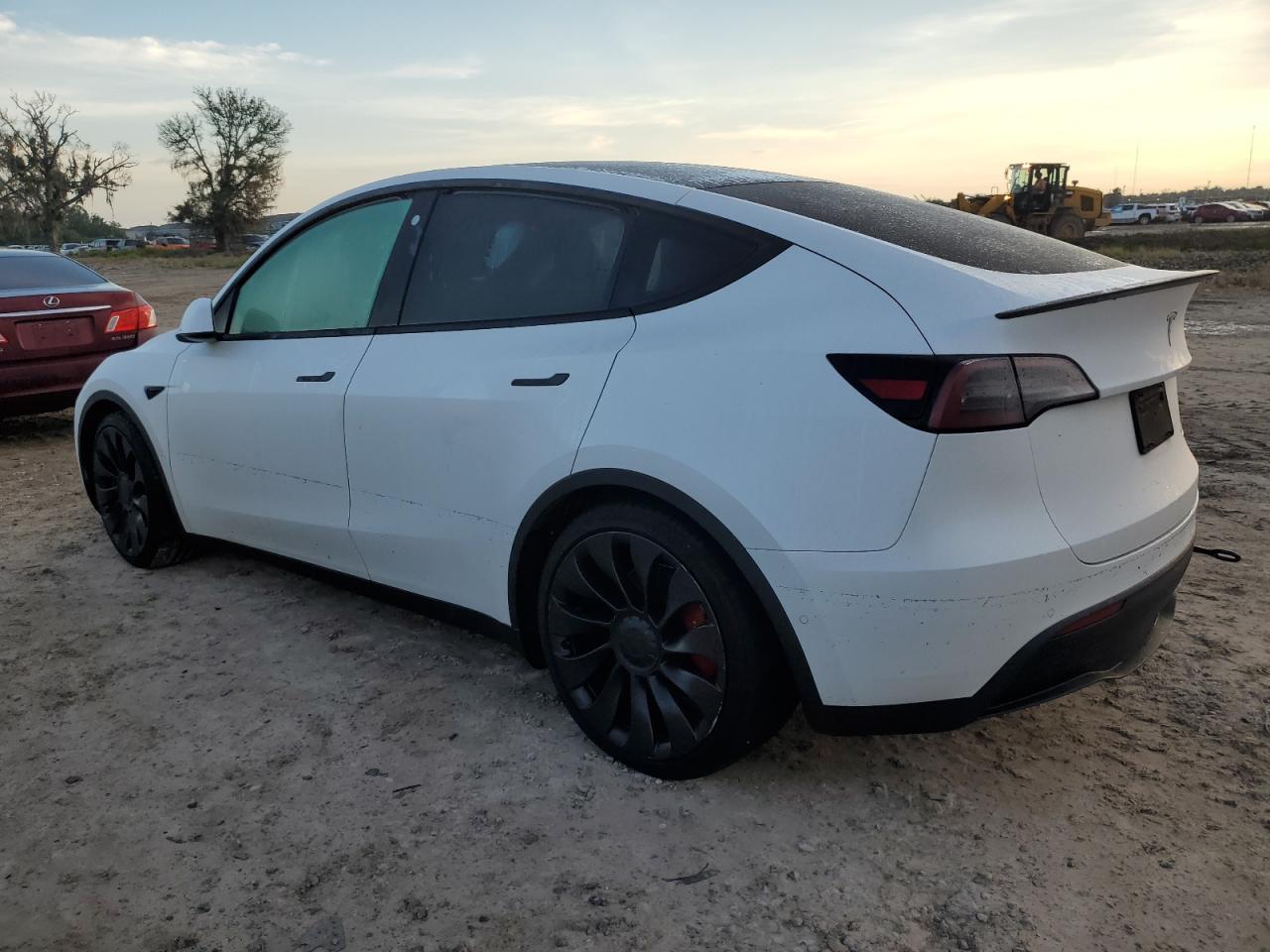 7SAYGDEF5NF378135 2022 TESLA MODEL Y - Image 2