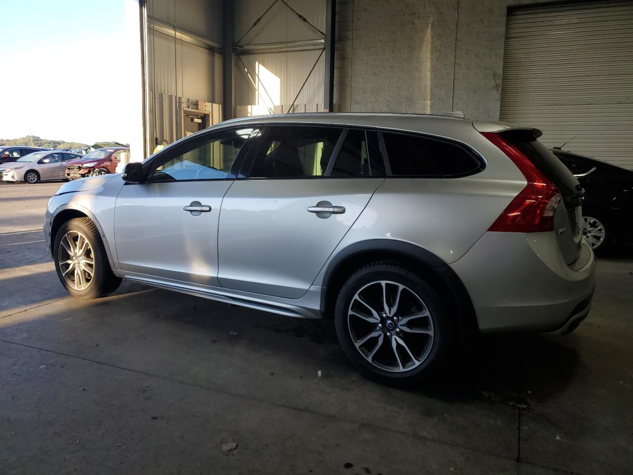 YV4612HM5F1000988 2015 VOLVO V60 - Image 2