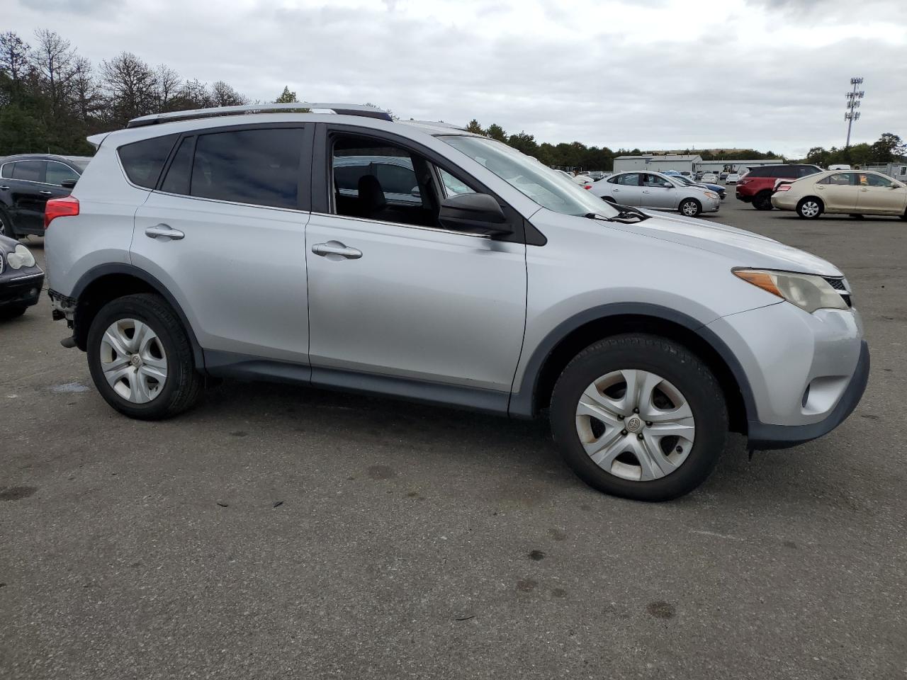 2015 Toyota Rav4 Le VIN: JTMBFREV6FJ045835 Lot: 72372204