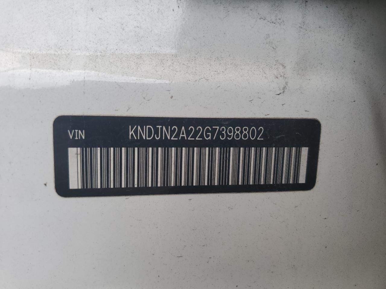 KNDJN2A22G7398802 2016 Kia Soul