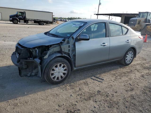  NISSAN VERSA 2013 Сріблястий